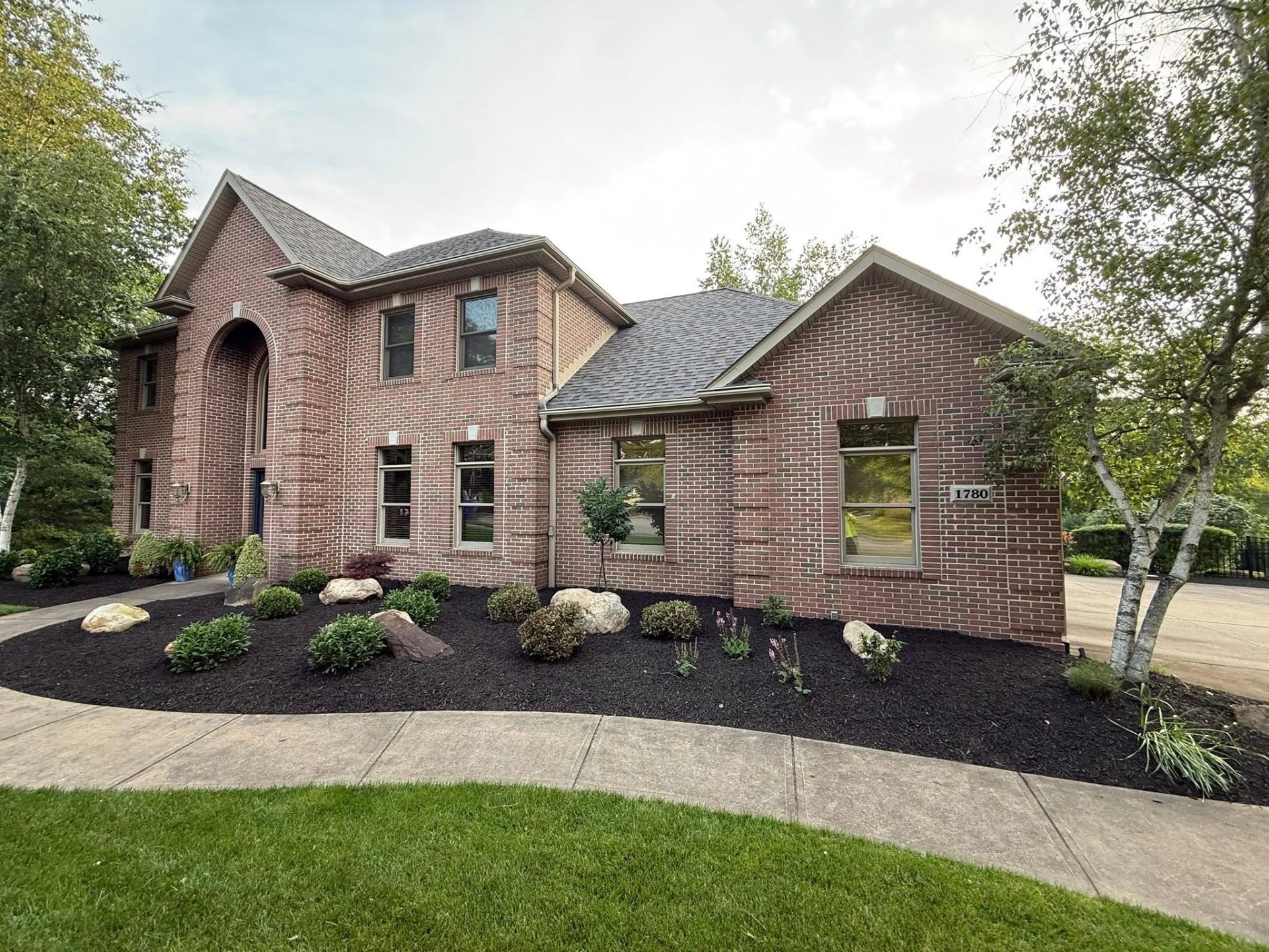 Garden Beds & Mulching